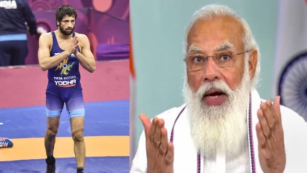 VIDEO: मेडल जीतने के बाद भी रवि दहिया से खुश नहीं हैं पीएम मोदी, मिलते ही कर दी बड़ी शिकायत VIDEO: मेडल जीतने के बाद भी रवि दहिया से खुश नहीं हैं पीएम मोदी, मिलते ही कर दी बड़ी शिकायत