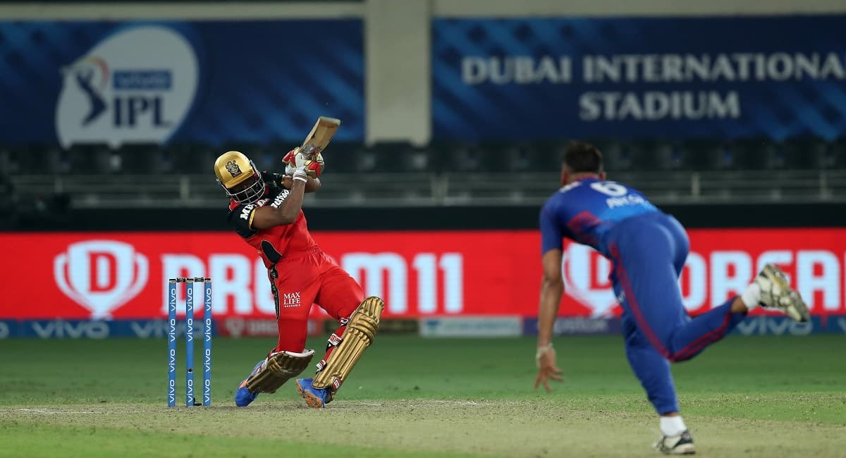 IPL 2021 RCB vs DC : भारत ने आखिरी गेंद पर छक्का जड़ बैंगलोर को दिलाई जीत, हार के बावजूद दिल्ली नंबर वन
