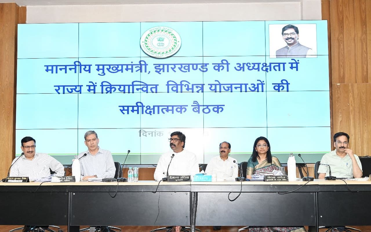 झारखंड के सभी 24 जिलों में तीन महीने में शुरू होगी सोलर पार्क योजना, सीएम हेमंत सोरेन ने दिया ये निर्देश
