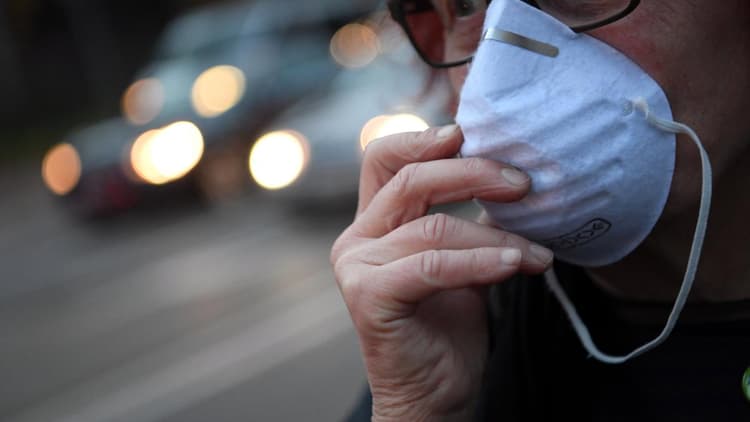 कोरोना काल में यूपी का यह प्राइमरी स्कूल बना 'वॉर रूम', शिक्षक इस तरह कर रहे हैं लोगों को जागरूक