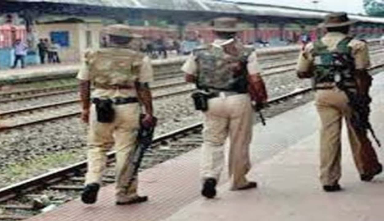 Rail Roko : रेलवे ने तैनात की आरपीएसएफ की 20 अतिरिक्त कंपनियां, पश्चिम बंगाल समेत इन राज्यों में चप्पे-चप्पे पर चौकसी