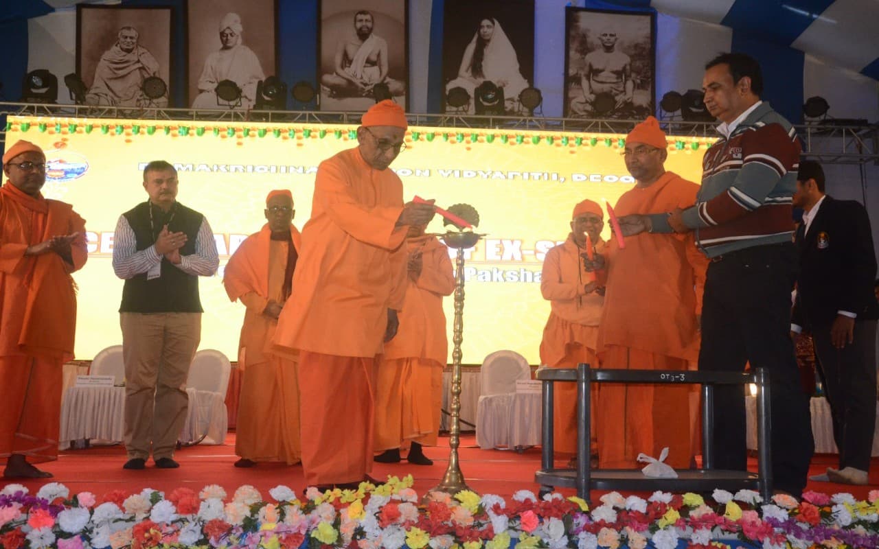 देवघर के RK मिशन में पूर्ववर्ती छात्रों के सम्मेलन का दूसरा दिन आज, स्वामी सुहितानंद ने कही यह बात