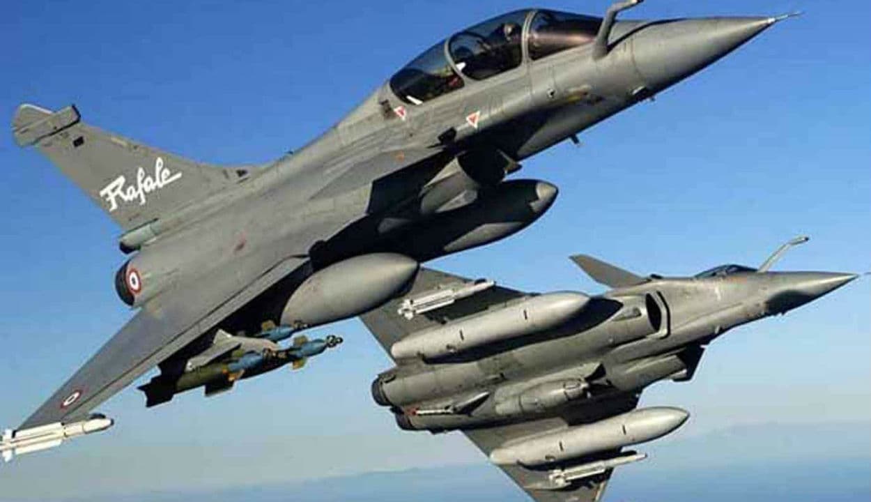 दुश्मनों के छक्के छुड़ाने के लिए जल्द ही भारत आ रहा लड़ाकू विमान राफेल, जुलाई में भारतीय वायुसेना को पहली खेप देगा फ्रांस