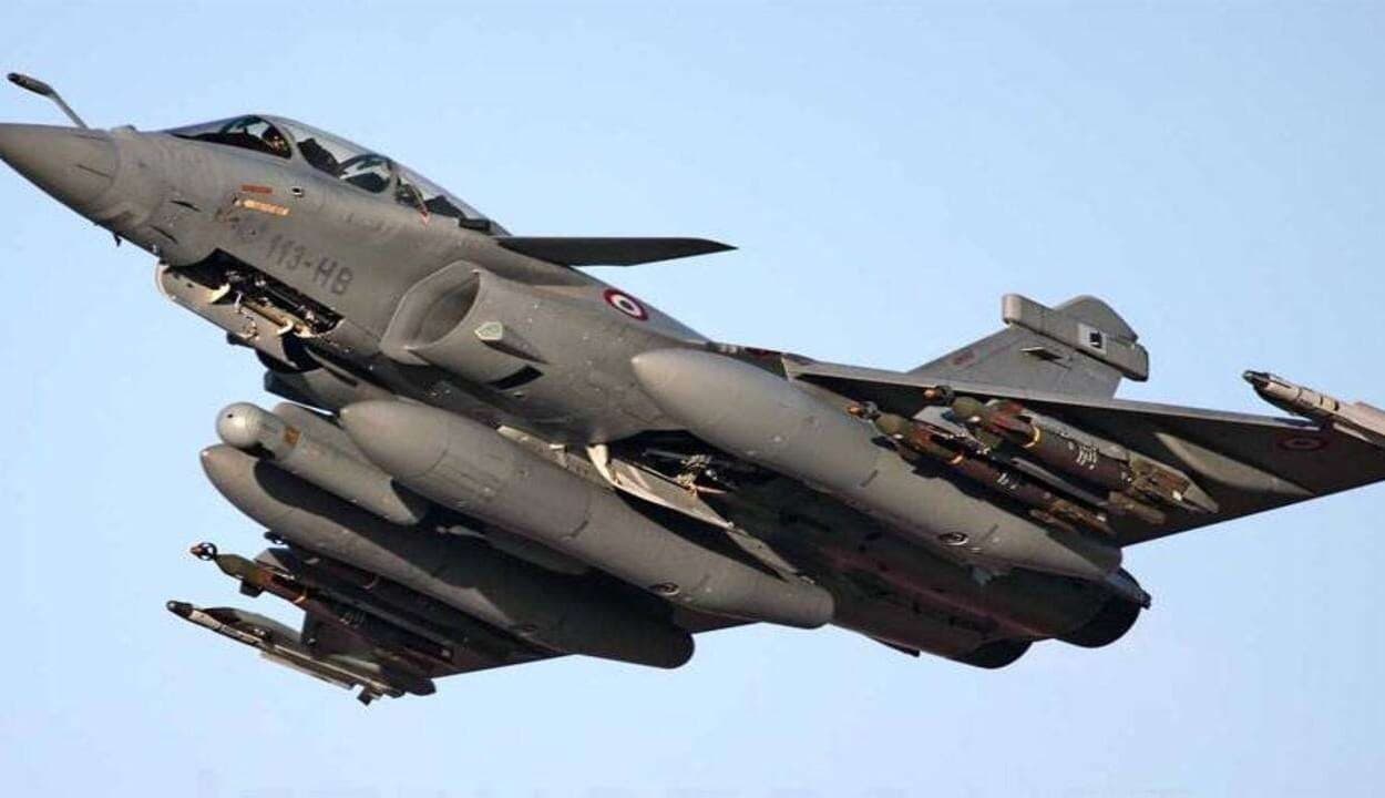 राफेल पर फ्रांस में जांच की खबर से कांग्रेस फिर हुई हमलावर, राहुल गांधी बोले- 'चोर की दाढ़ी...'