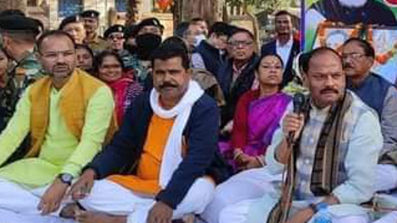 झारखंड के पूर्व सीएम रघुवर दास ने हेमंत सरकार पर साधा निशाना, बोले- दो साल के कार्यकाल का श्वेतपत्र जारी करे