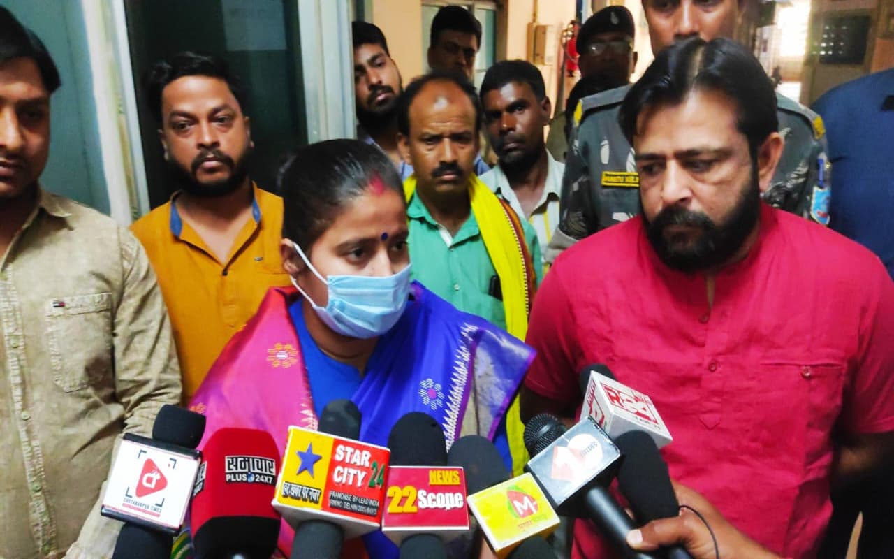 झारखंड : SNMCH में इलाजरत पूर्व विधायक संजीव सिंह के समर्थकों में नाराजगी, ठीक से इलाज नहीं करने का लगाया आरोप