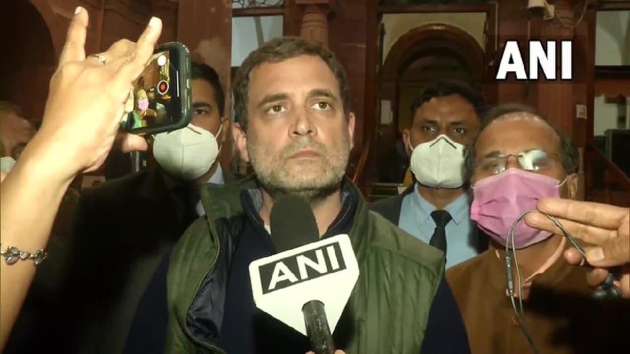 Bharat Jodo Yatra: राहुल गांधी ने पुलवामा आतंकी हमले में शहीद हुए जवानों को दी श्रद्धांजलि
