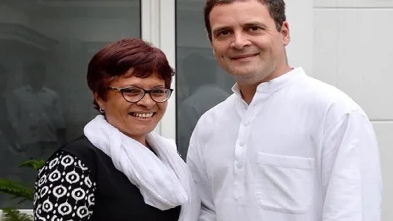 Meghalaya में चुनाव से पहले कांग्रेस को झटका, पूर्व मंत्री ने छोड़ी पार्टी, NPP में शामिल होंगी अमपरीन