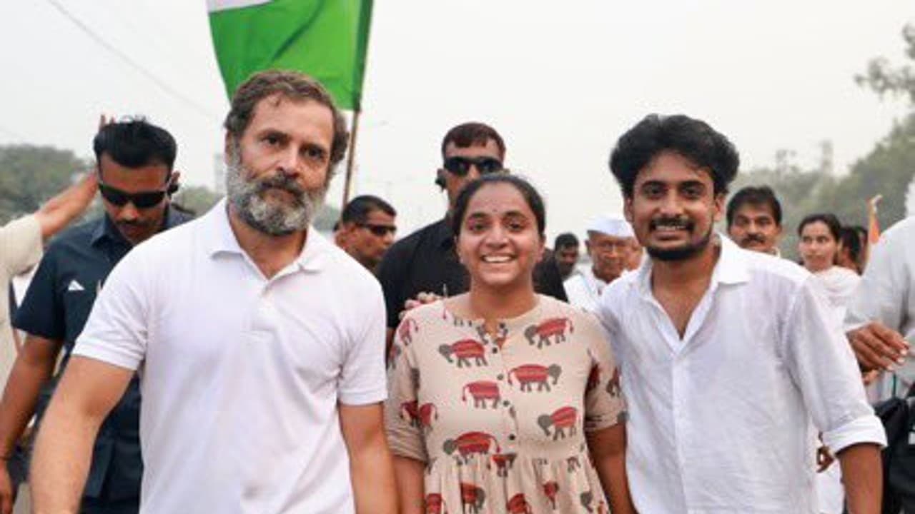 राहुल गांधी का आरोप : नोटबंदी ने बेल्लारी जींस उद्योग के 3.5 लाख लोगों को किया बेरोजगार