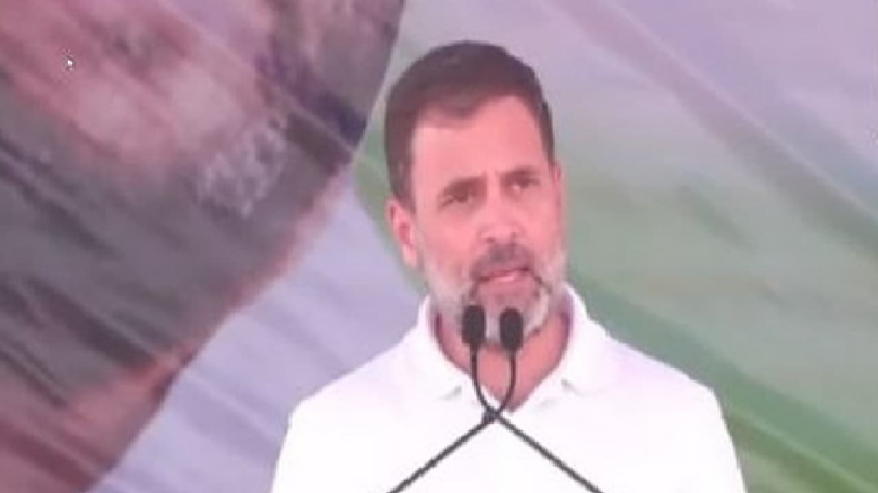 राहुल का पीड़ित कार्ड राजनीतिक है
