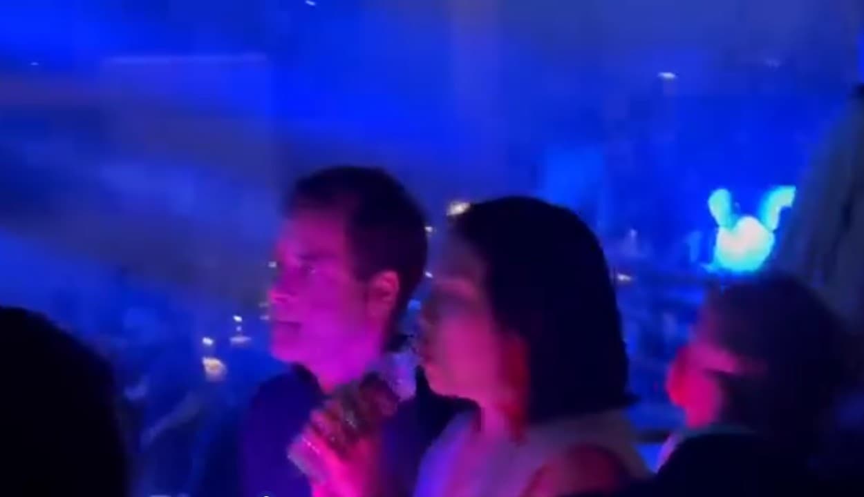 नेपाल के पब में देखे गए राहुल गांधी, भाजपा आईटी सेल चीफ ने वीडियो ट्वीट कर कसा तंज, कांग्रेस ने दिया जवाब