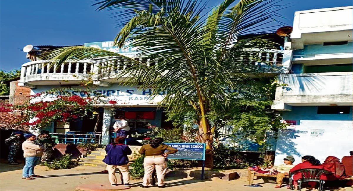 टेरर फंडिंग: झारखंड समेत चार राज्यों में NIA का छापा, 3 देसी पिस्टल, 1 राइफल, समेत डिजिटल डिवाइस बरामद