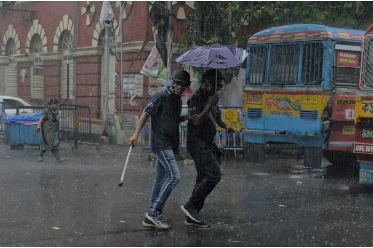 Weather Forecast : दक्षिण बंगाल के साथ ही कोलकाता के इन इलाकों में भारी बारिश की संभावना Weather Forecast : दक्षिण बंगाल के साथ ही कोलकाता के इन इलाकों में भारी बारिश की संभावना