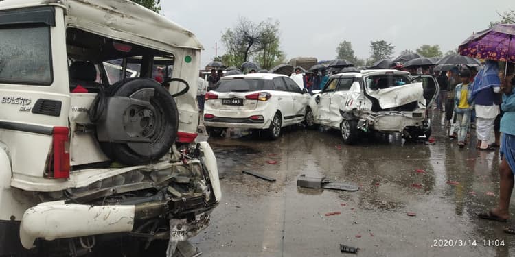 बरकट्ठा में बारिश से छह वाहन आपस में भिड़े, एक की मौत तीन गंभीर