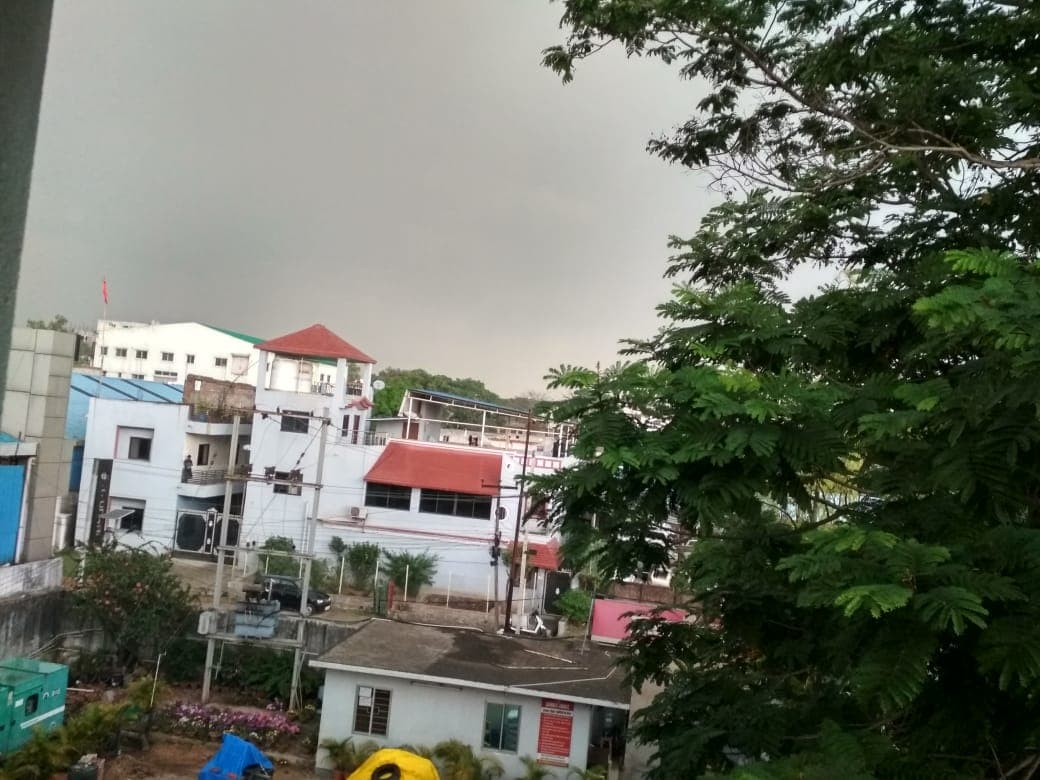 Jharkhand Weather Forecast Live: आंधी से उड़े कई घरों के छप्पर, रांची समेत इन जिलों में आज होगी बारिश