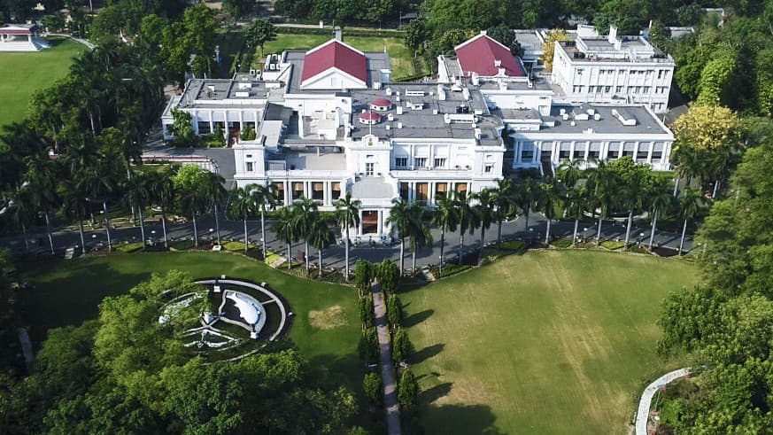 Raj Bhavan: कोठी हयात बख्श से राजभवन तक का सफर, नवाबों का दिया सिर्फ नाम मिला-अंग्रेजों ने बनाया ठिकाना