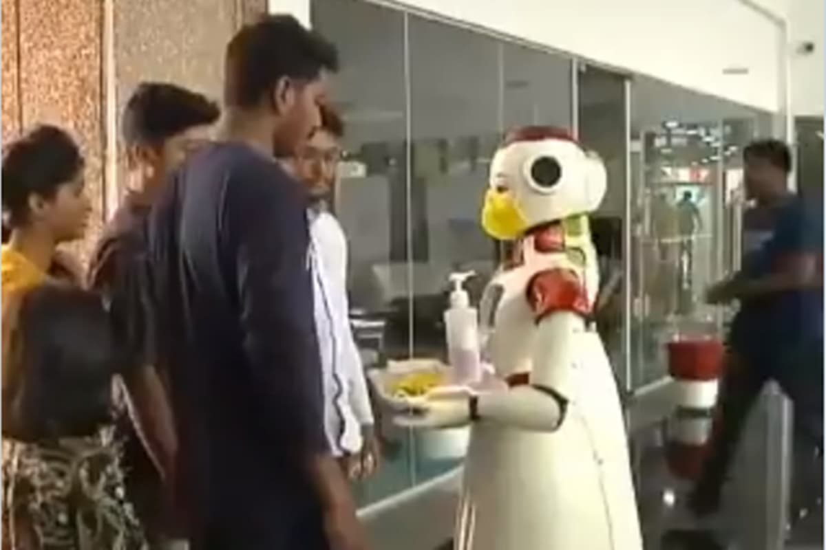 राजस्थान के SMS अस्पताल में कोरोना के मरीजों को दवा एवं भोजन देगा ROBOT
