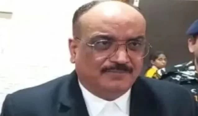 आदिवासी जमीन कब्जा मामले में अधिवक्ता राजीव कुमार पर चार्जशीट, जानें पूरा मामला?
