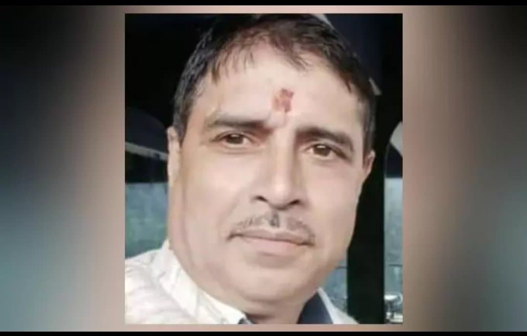 उत्तराखंड के पूर्व मंत्री चढ़े टंकी पर और मार ली खुद को गोली, पोती के साथ यौन शोषण का लगा था आरोप