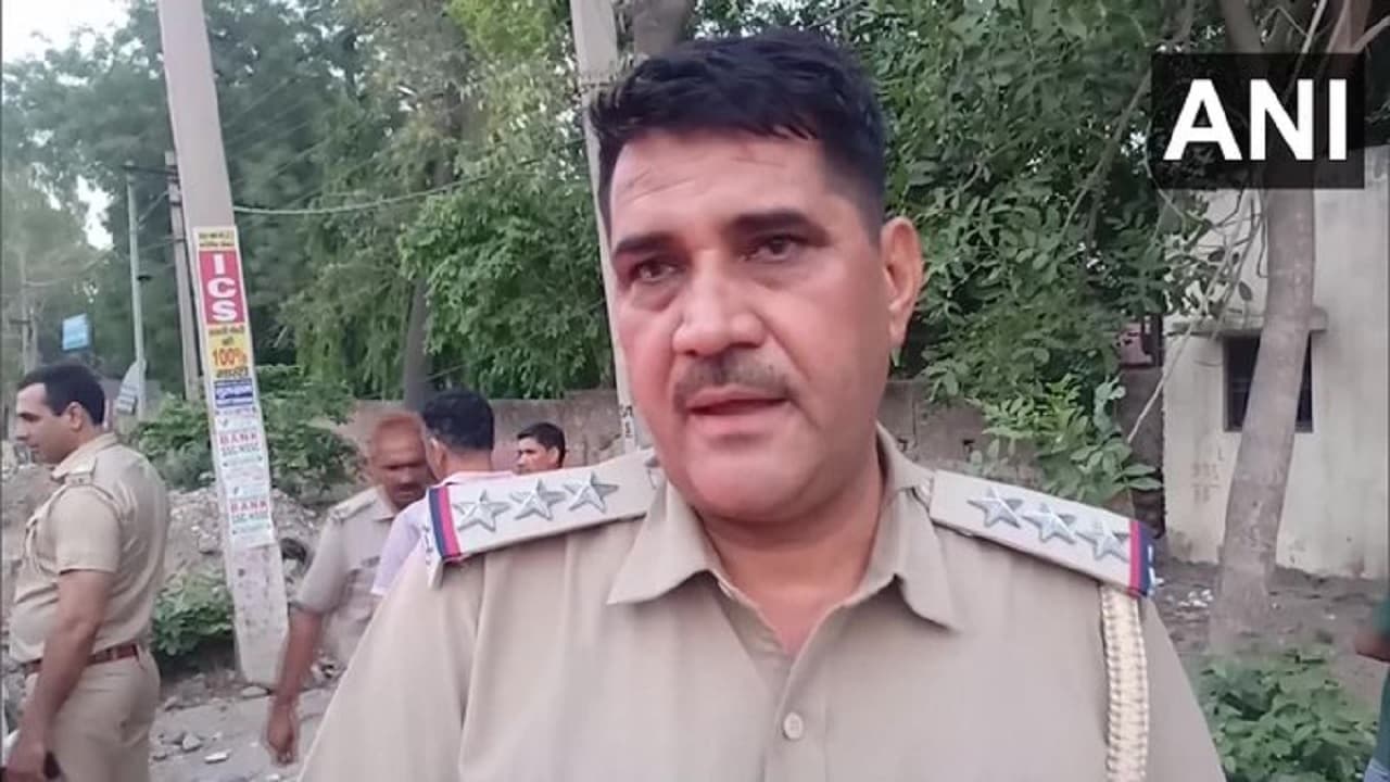 Gurugram News: गुरुग्राम में स्कूल की वैन ने 4 साल के मासूम को कुचला, अस्पताल में इलाज के दौरान मौत