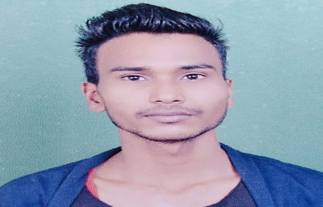 बलराम सिंह हत्याकांड का आरोपी रणविजय के करीबी राजेश की हुई हत्या, पुलिस रिमांड में 4 आरोपी बलराम सिंह हत्याकांड का आरोपी रणविजय के करीबी राजेश की हुई हत्या, पुलिस रिमांड में 4 आरोपी
