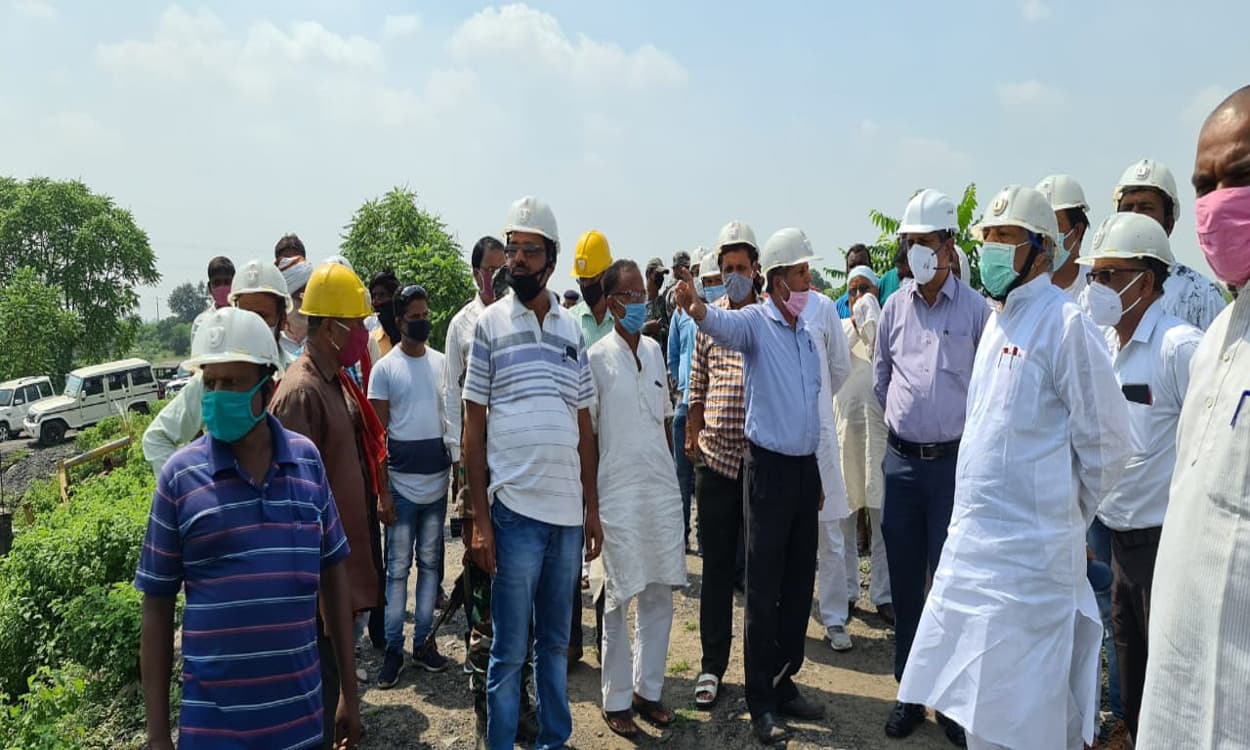 राजहरा कोलियरी में फिर से उत्पादन की जगी आस, सीएमडी व सांसद ने किया निरीक्षण