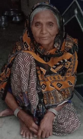 झारखंड में ‘मृत’ महिला रजीबुल निशा ने दी आत्महत्या की धमकी, पेंशन नहीं मिलने से है नाराज