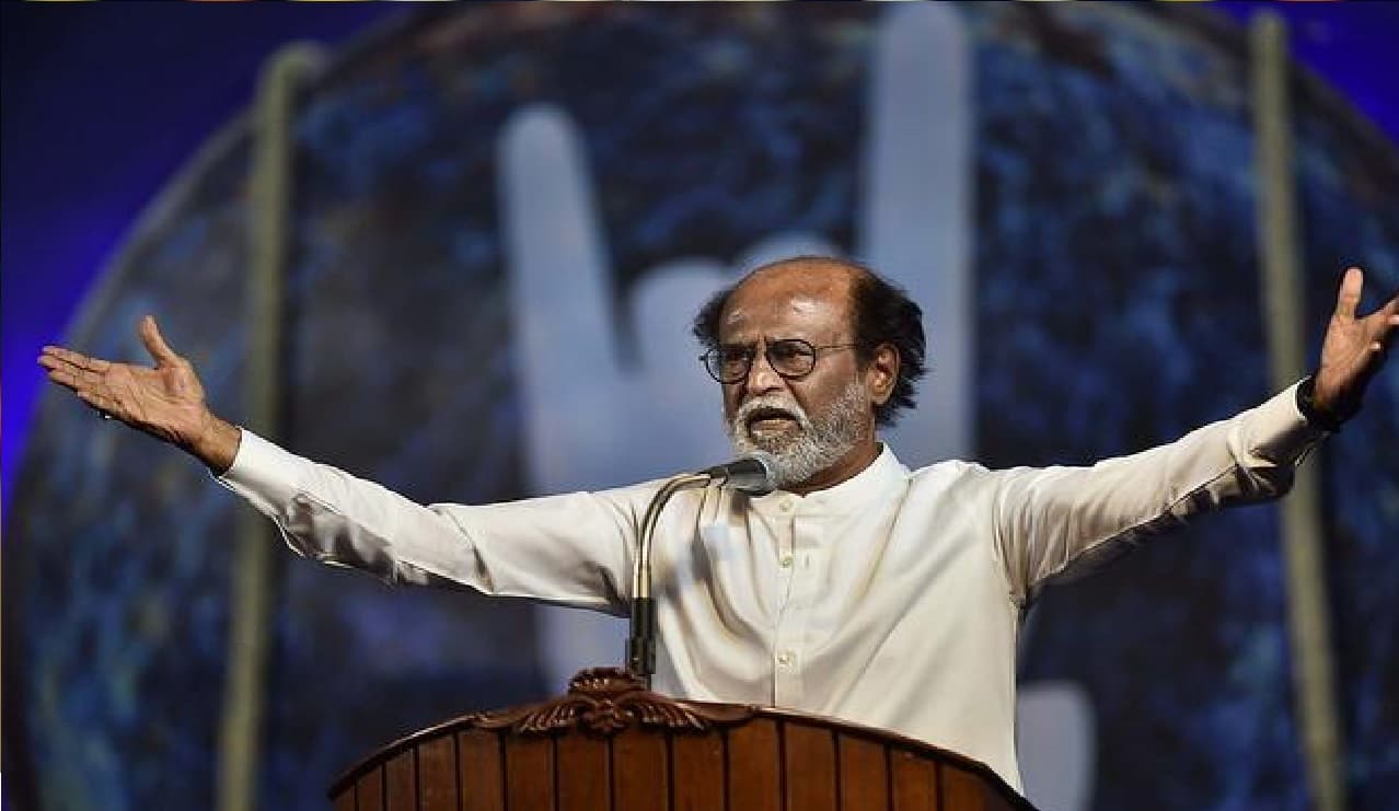 राजनीति नहीं करेंगे रजनीकांत, करते रहेंगे लोगों की सेवा, एक महीने के अंदर बदला फैसला