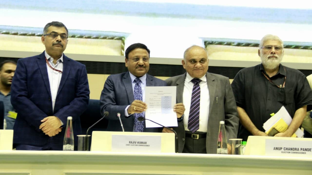 हिमाचल प्रदेश के चुनाव के लिए निर्वाचन आयोग ने किया है पुख्ता प्रबंध, जानिए इस बार क्या रहेगा खास