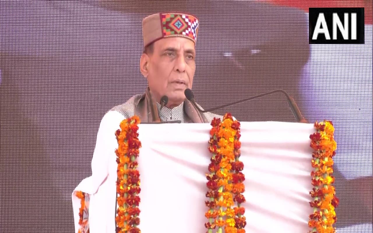 Himachal Chunav: बीजेपी जनता को गुमराह करने वाली राजनीति नहीं करती, गरजे राजनाथ, PoK पर कही ये बात