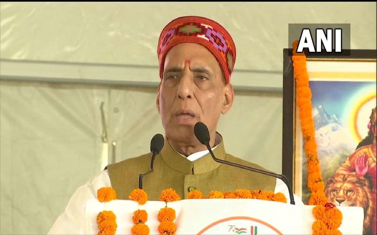 1971 की लड़ाई में ही हो जाना था PoK पर फैसला, रक्षा मंत्री राजनाथ सिंह ने जताया इस बात पर अफसोस