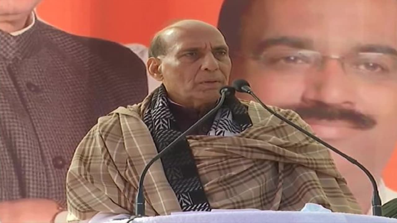 राजनाथ सिंह का राहुल गांधी पर वार, बोले- नेहरू-इंदिरा के कार्यकाल में पाकिस्तान और चीन ने कब्जाई थी जमीन राजनाथ सिंह का राहुल गांधी पर वार, बोले- नेहरू-इंदिरा के कार्यकाल में पाकिस्तान और चीन ने कब्जाई थी जमीन