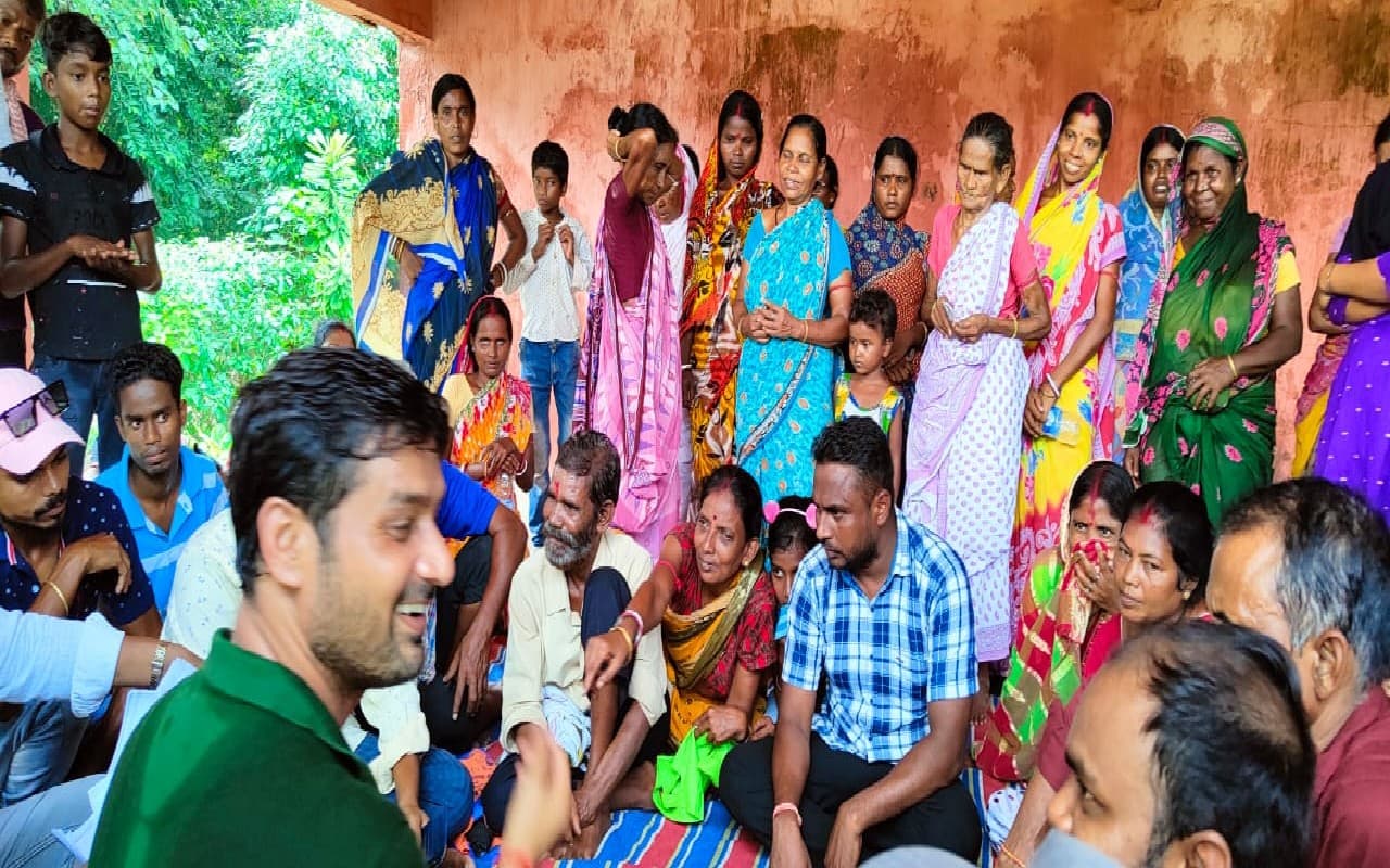 Jharkhand: घाटशिला राजस्टेट में सड़क की समस्या का निकला समाधान, आपसी सहमति से निकाला रास्ता