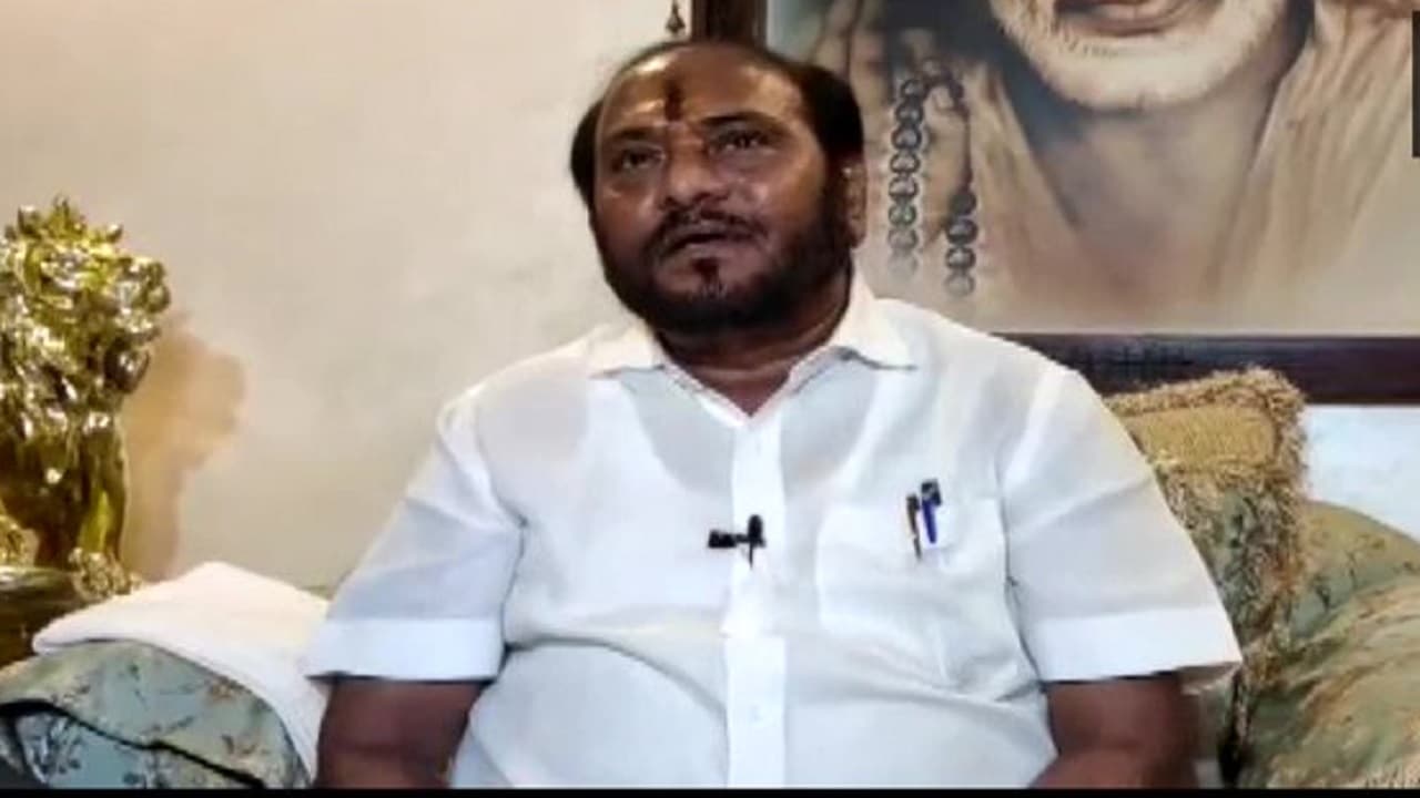 Maharashtra: पूर्व मंत्री रामदास कदम का दावा, एनसीपी चीफ शरद पवार ने तोड़ा शिवसेना