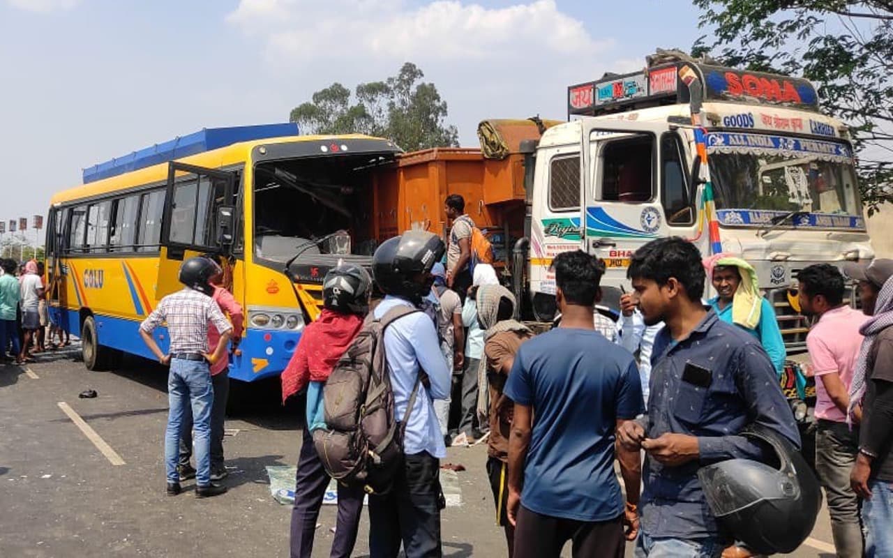 Jharkhand: चुट्टूपालू घाटी में ट्रेलर ने 5 गाड़ियों को मारी टक्कर, एक की मौत, 5 घायल