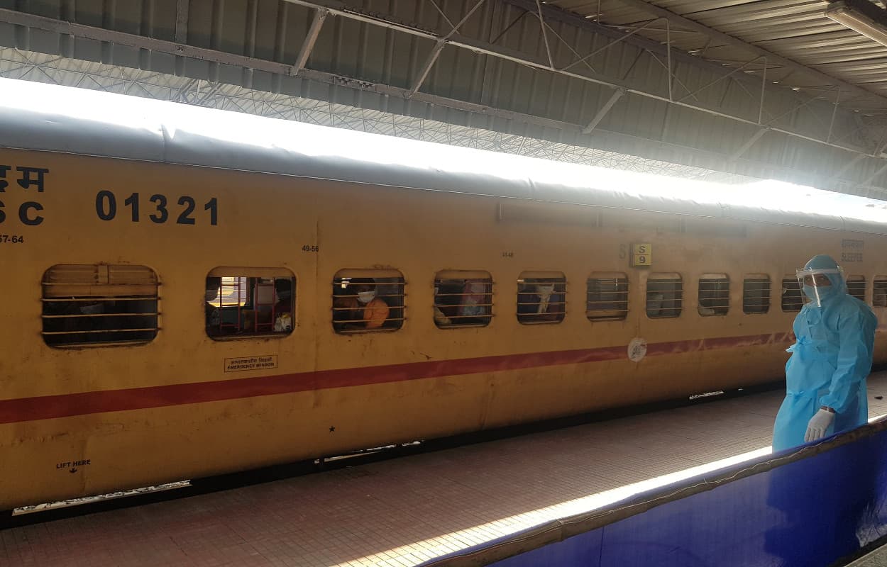 Bihar Teacher Exam 2023: अभ्यर्थियों के लिए रेलवे ने चलाया नौ परीक्षा स्पेशल ट्रेनें, यहां देखें पूरी लिस्ट