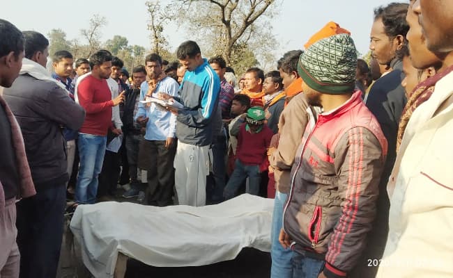 Jharkhand : गढ़वा में हाथी के हमले में बालक की मौत से गुस्साये लोगों ने सड़क को किया जाम