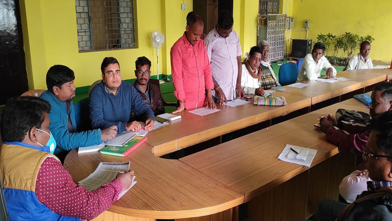 3 दिसंबर तक लंबित 200 PM आवास कार्य पूरा करें कर्मी, वर्ना होगी कार्रवाई, गढ़वा के रमकंडा बीडीओ ने दी चेतावनी