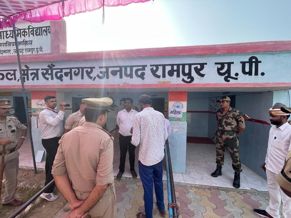 UP Lok Sabha By-Election: यूपी लोकसभा उपचुनाव में रामपुर में 37.01 और आजमगढ़ में 45.97 प्रतिशत वोटिंग