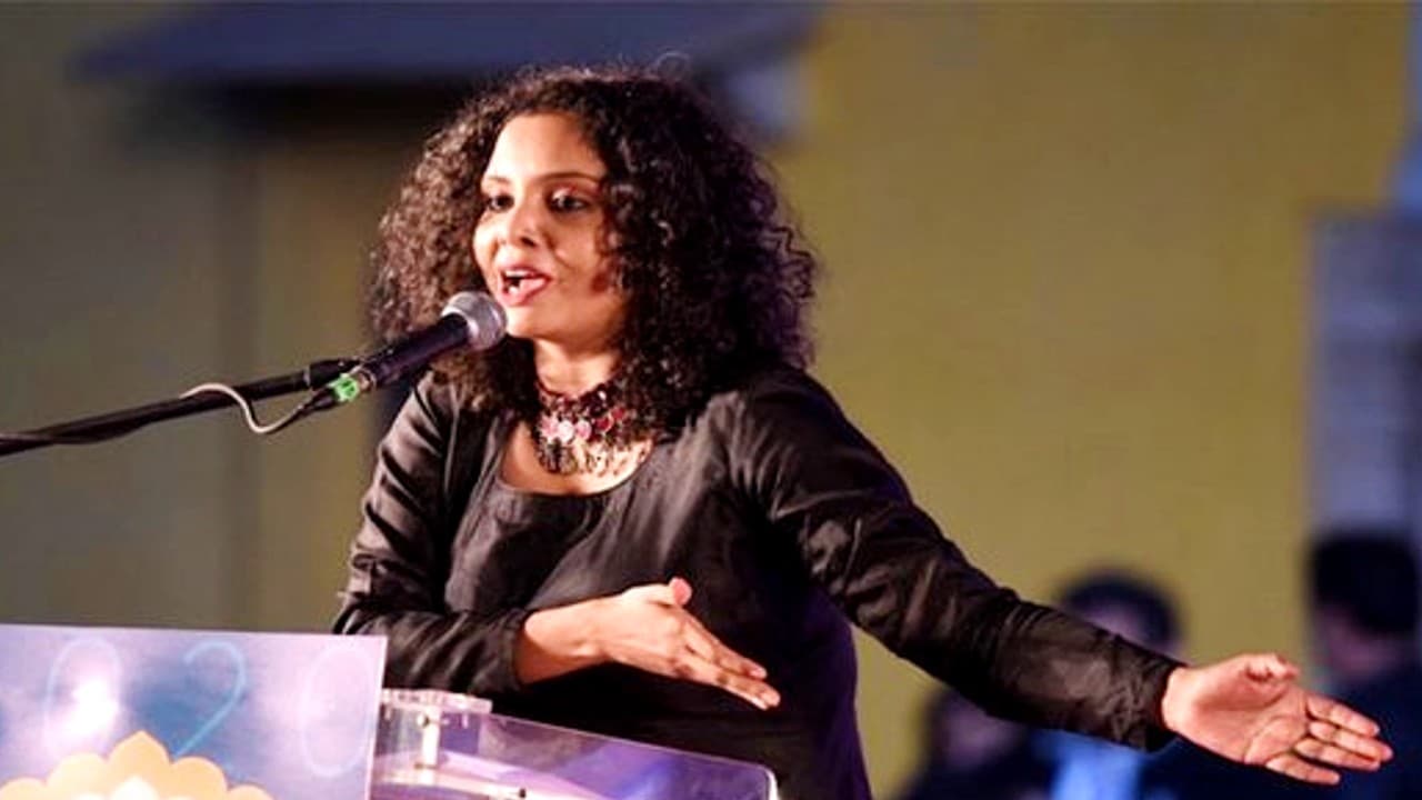 ट्विटर ने पत्रकार राणा अय्यूब के अकाउंट को किया बैन, आईटी एक्ट के तहत की गई कार्रवाई