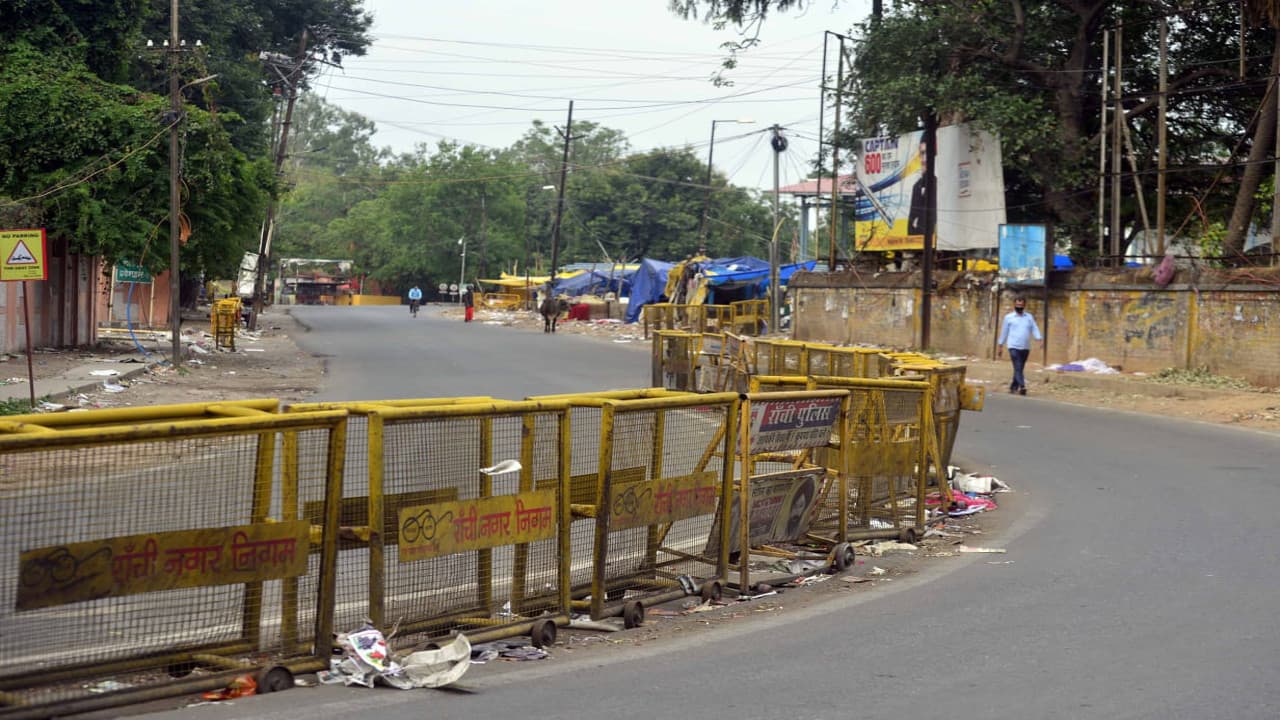 Weekend Lockdown में राहत, आज से फल, सब्जी व राशन की खुलेंगी दुकानें, जानिए रेस्टोरेंट और बार के लिए प्रोटोकॉल