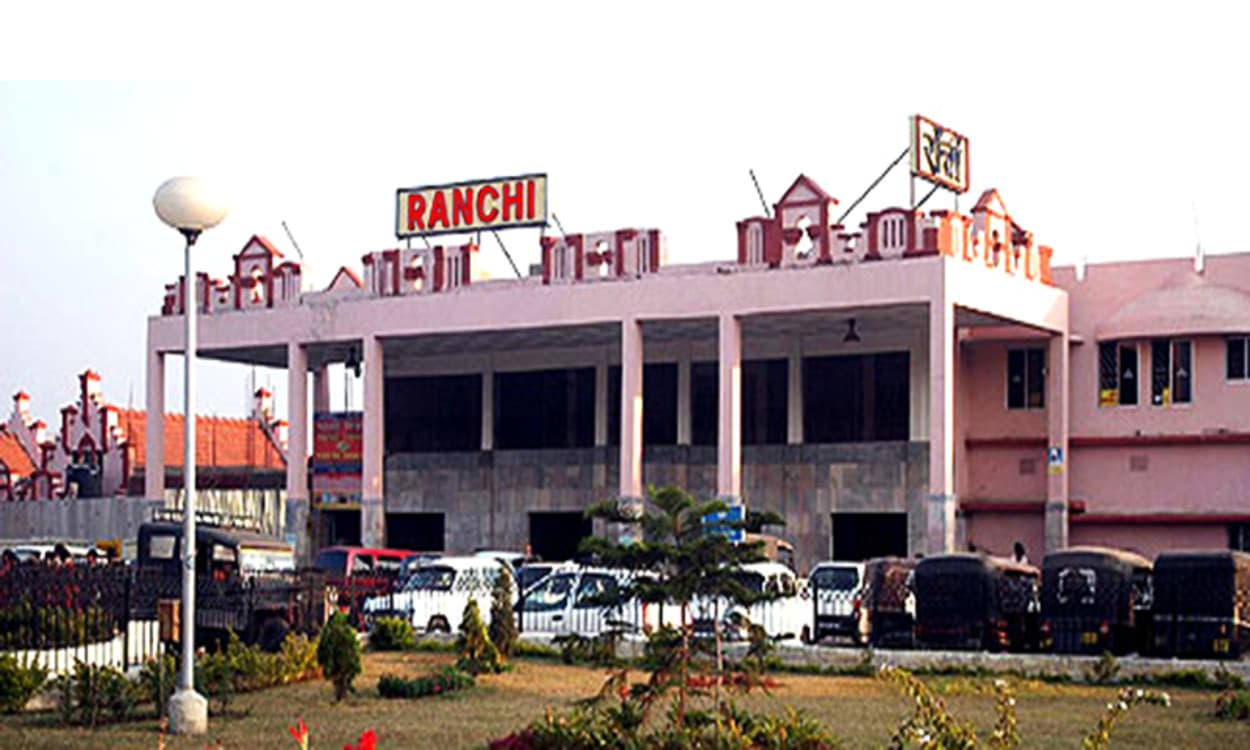 IRCTC/Indian Railways : तीसरी आंख को भी देता रहा गच्चा, आरपीएफ ने तत्काल टिकट के साथ दलाल को रांची रेलवे स्टेशन से दबोचा