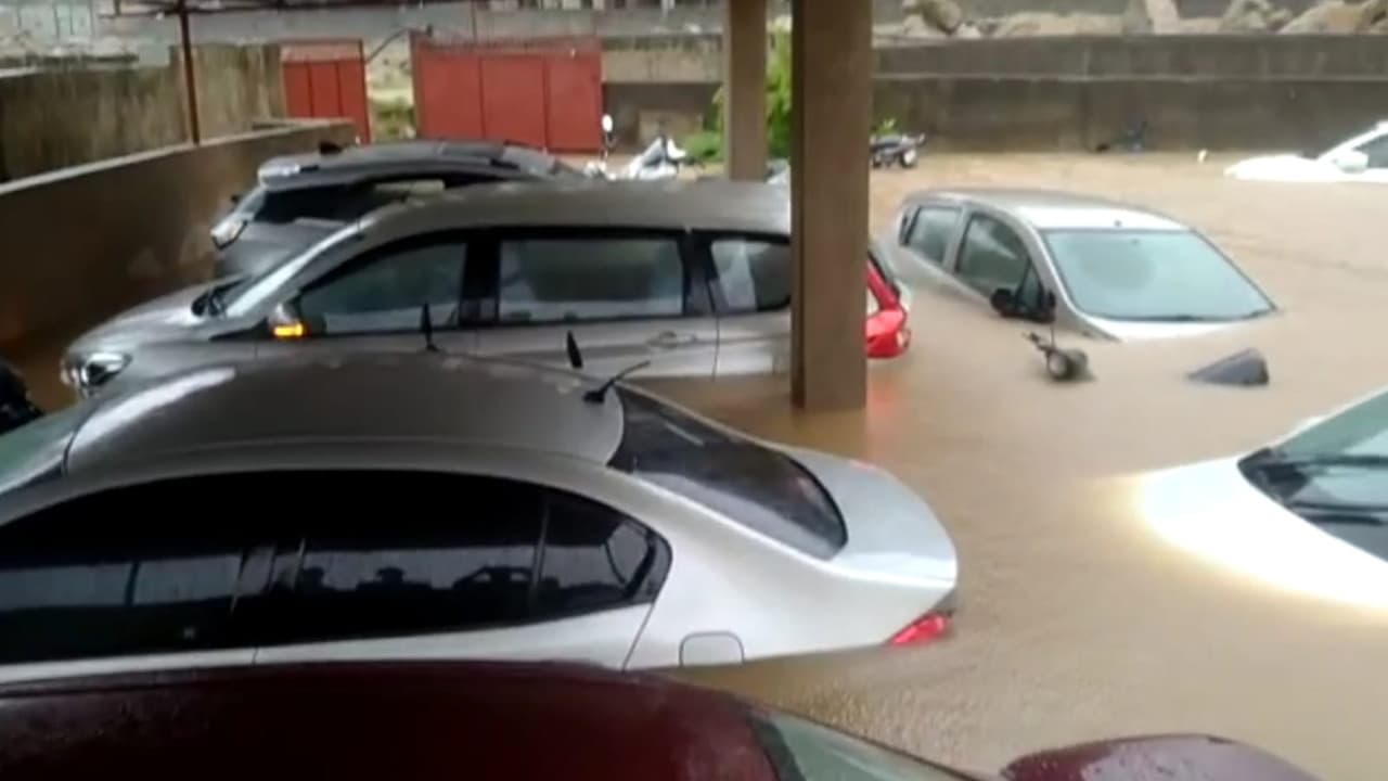 Jharkhand Weather News: झारखंड के कई इलाके जलमग्न, रांची में वाहन डूबे, ताे रामगढ़ में नदियां उफान पर