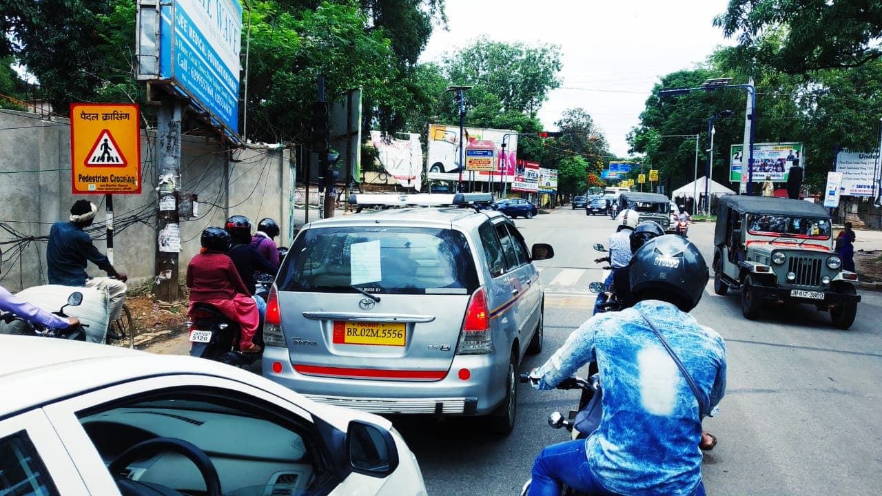 नाइट कर्फ्यू में भी आ-जा सकेंगे यात्री, बस स्टैंड, एयरपोर्ट और रेलवे स्टेशन पर वाहनों से आने-जाने पर छूट