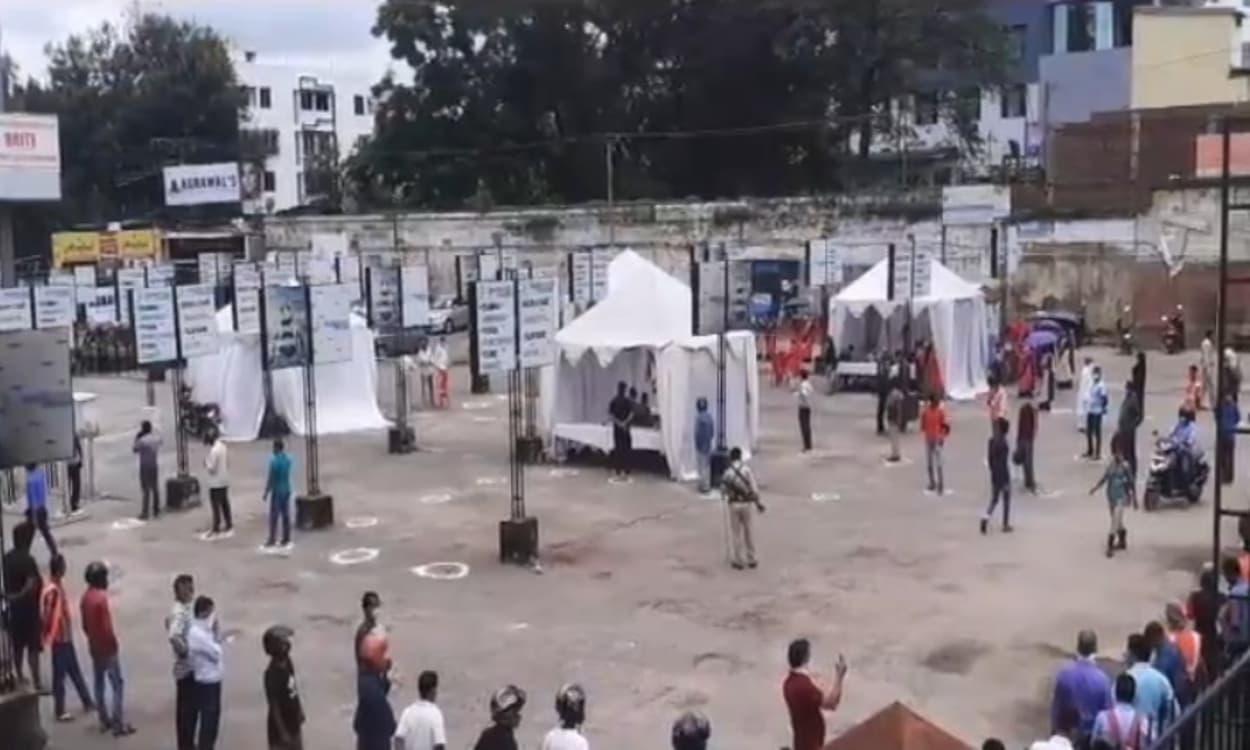 Ranchi Coronavirus: रांची में पहली बार चला मास टेस्टिंग ड्राइव, 10 हजार कोरोना टेस्ट में मिले 248 लोग पॉजिटिव