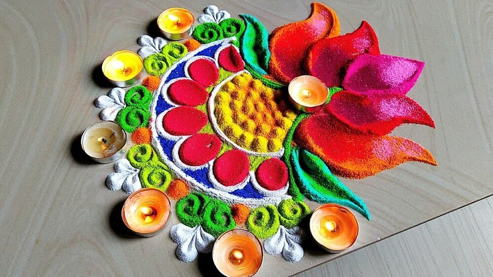Diwali Rangoli 2020: घर के इन हिस्सों में प्राकृतिक रंगों से बनाएं मनमोहक रंगोली, मां लक्ष्मी का होगा आगमन