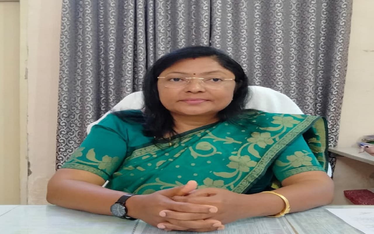 संताली बिटिया रंजीता हेंब्रम कैसे बनीं अफसरों की लीडर, मां से मिले किस मंत्र से भर रहीं सफलता की उड़ान ?