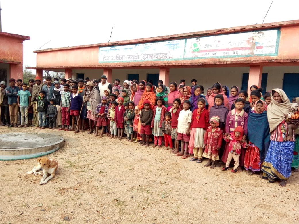 Jharkhand : गढ़वा में वर्षा, ओलावृष्टि ने एक ही गांव के 300 अनुसूचित जाति/जनजाति के लोगों को किया बेघर