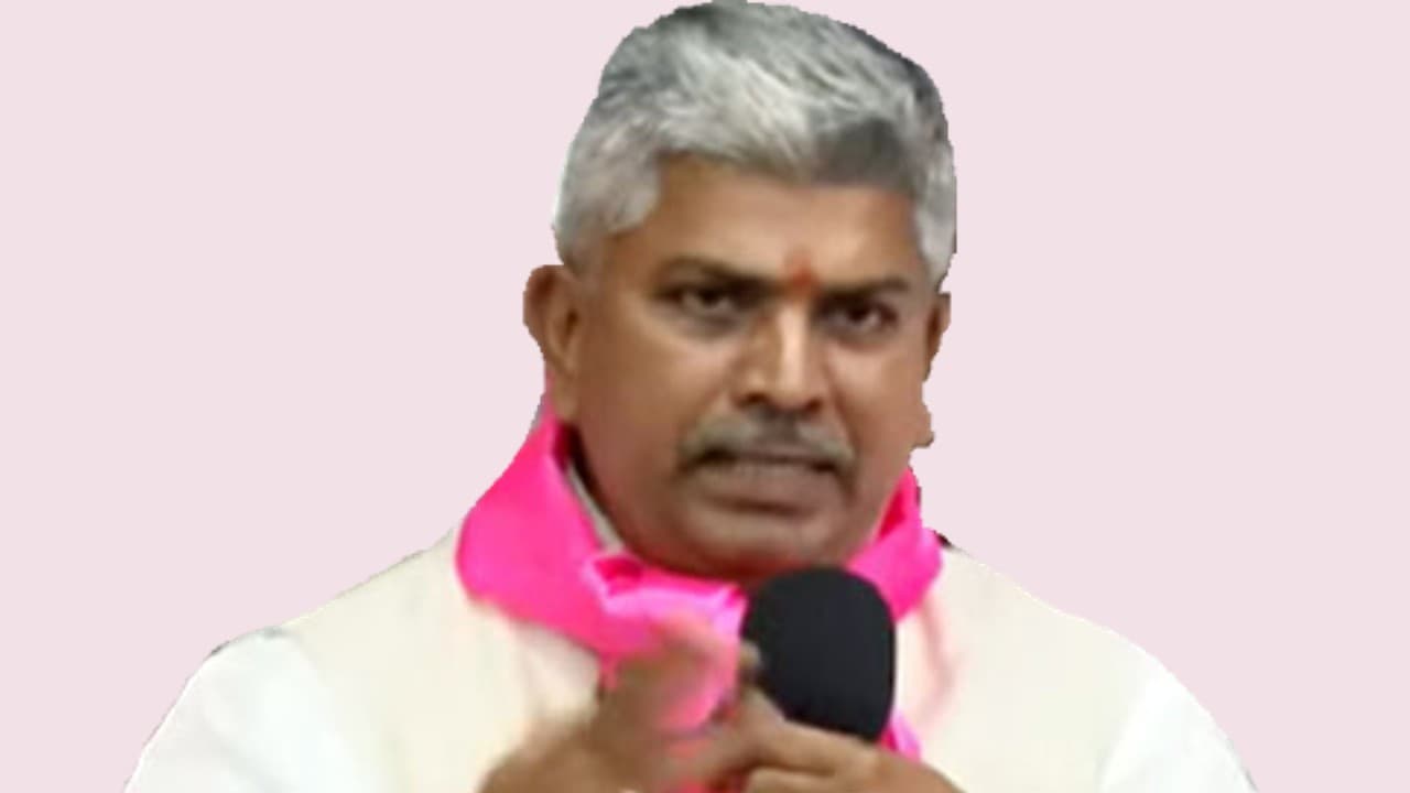 तेलंगाना में भाजपा को झटका : एक और नेता रापोलू आनंद भास्कर ने छोड़ी पार्टी, टीआरएस का थामा दामन