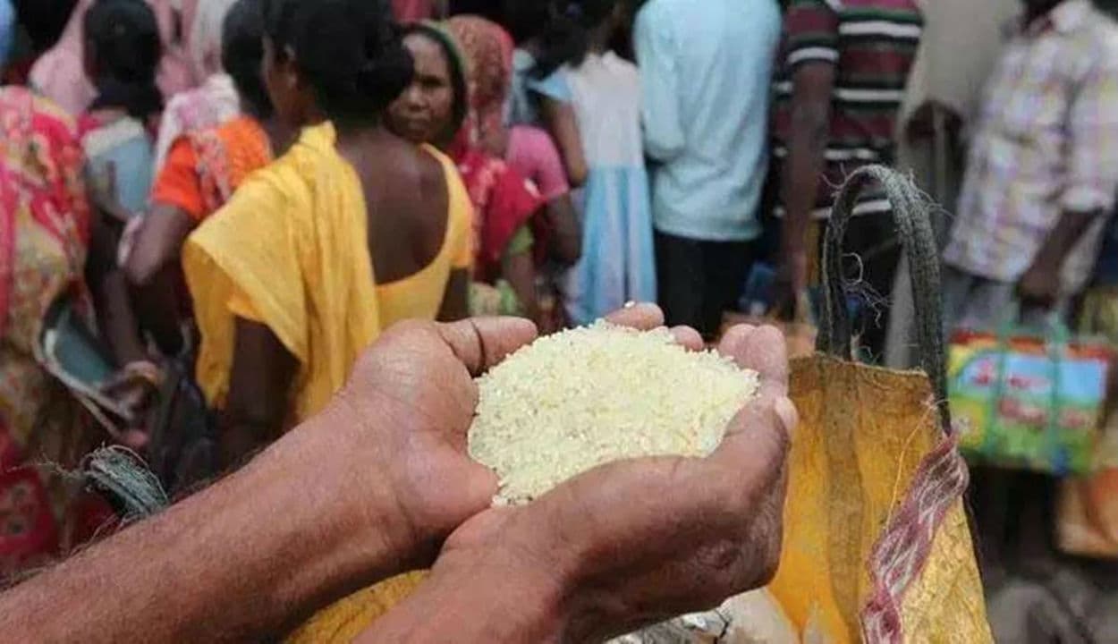 Ration Card : आपका राशन डीलर कम देता है अनाज, तो आप ऐसे कर सकते हैं शिकायत, जानिए क्या है तरीका...?